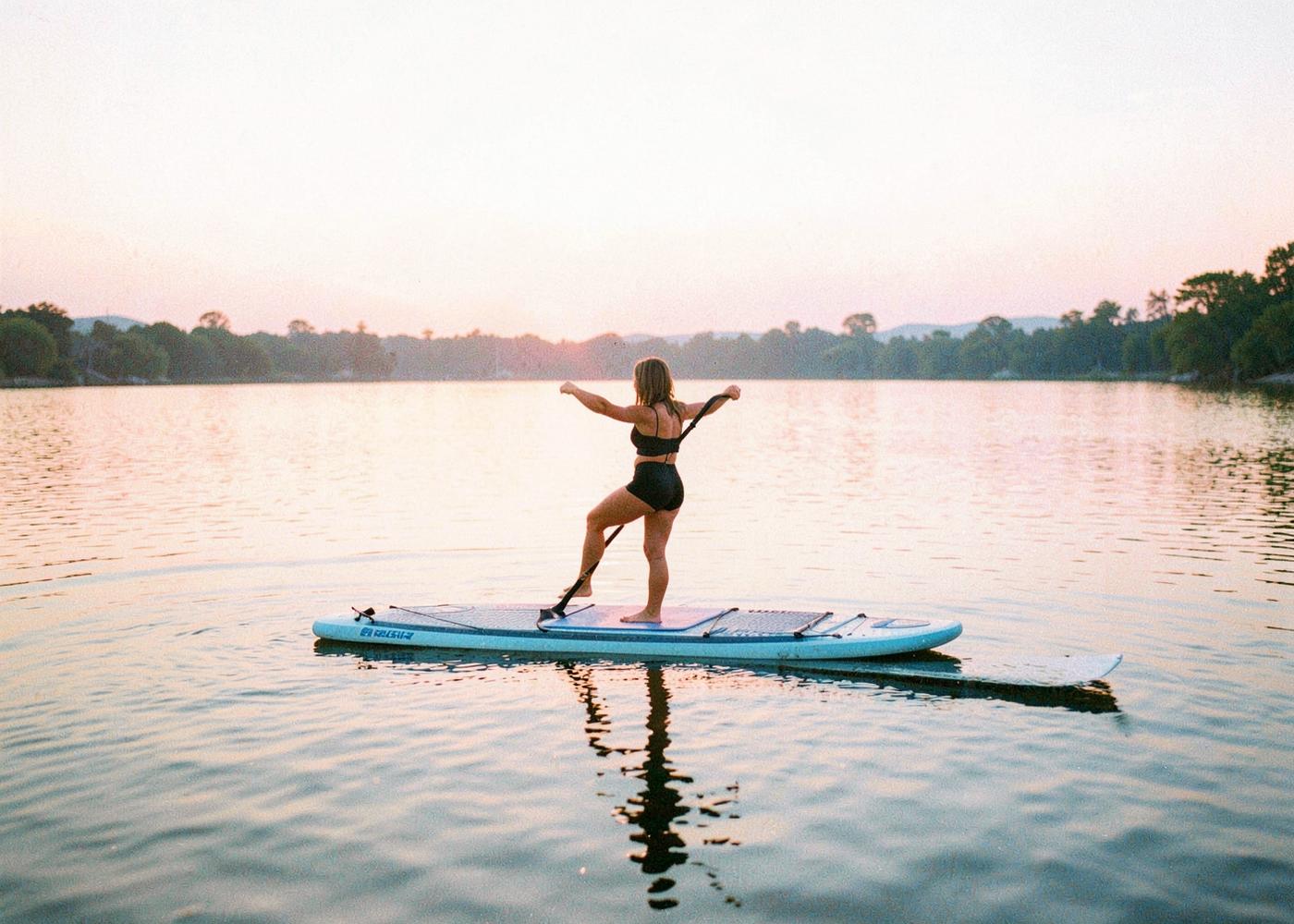 SUP YOGA BALANCE ZWISCHEN SEE & SEELE